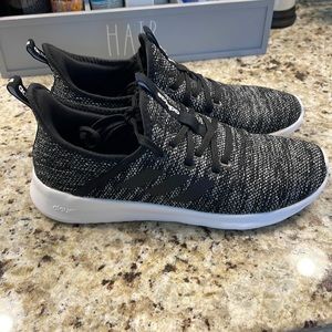 Like new Adidas Cloudfoam Pure Athletic Shoes Sz 7.5